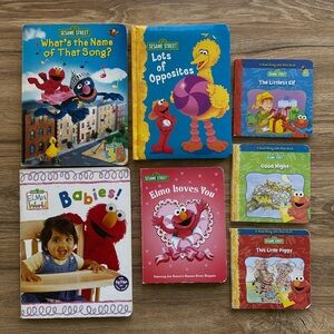 Sesame Street Lot of 7 Board Books &Music CD Elmo What’s the Name of That Song